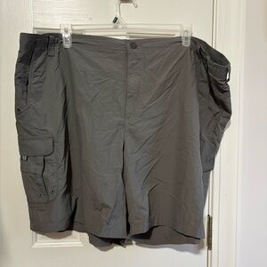 Men's Gray Cargo Shorts Columbia 4X 8L price is marked no discounts